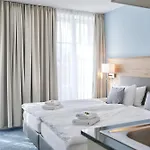 Krone - Self Check-in Aparthotel 3*